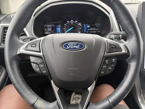 Used 2022 Ford Edge Titanium w/ Class II Trailer Tow Package AWD/4WD image 24