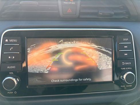 Used 2025 Nissan Versa SV image 29