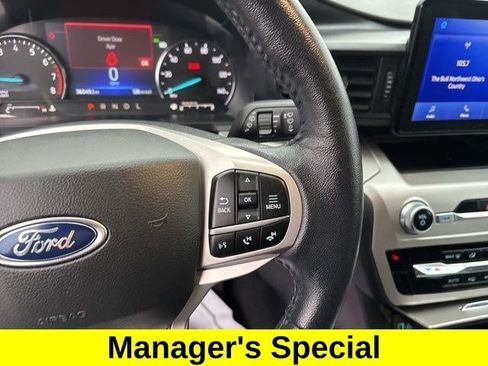 Used 2022 Ford Explorer XLT image 18
