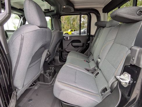 New 2026 Jeep Gladiator Sport image 14