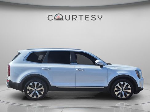 Used 2020 Kia Telluride S FWD image 8