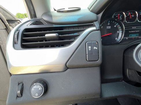 Used 2019 Chevrolet Tahoe LS RWD image 13