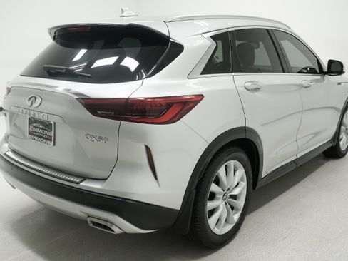 Used 2019 INFINITI QX50 Essential w/ Premium Heat Package FWD image 4