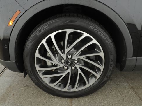 Used 2019 Lincoln Nautilus Reserve FWD image 7