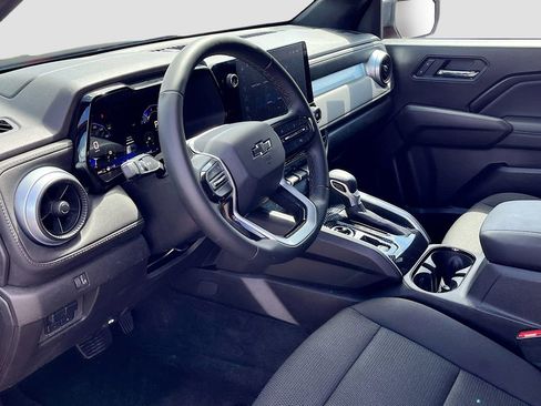 Used 2025 Chevrolet Colorado LT w/ Advanced Trailering Package image 9