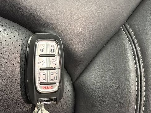 Used 2023 Chrysler Pacifica Touring-L w/ Uconnect Theater Family Group AWD/4WD image 42