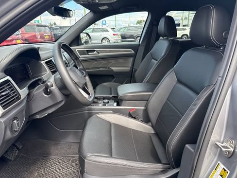 Used 2023 Volkswagen Atlas Cross Sport SE AWD/4WD image 15