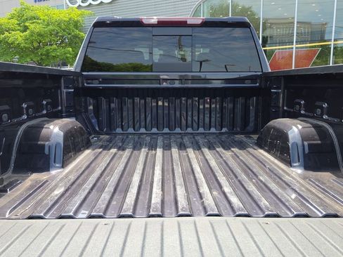 Used 2024 GMC Sierra 1500 SLT RWD image 17