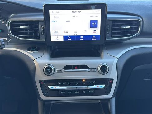 Certified 2022 Ford Explorer XLT w/ Equipment Group 202A image 11