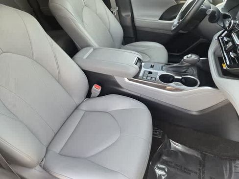 Used 2023 Toyota Highlander Limited AWD/4WD image 15