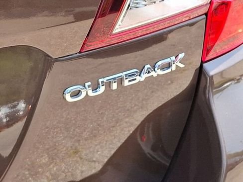 Used 2019 Subaru Outback 2.5i Premium image 41