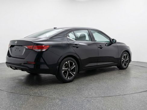 Used 2025 Nissan Sentra SV image 9