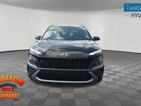 Used 2023 Hyundai Kona Limited FWD image 2