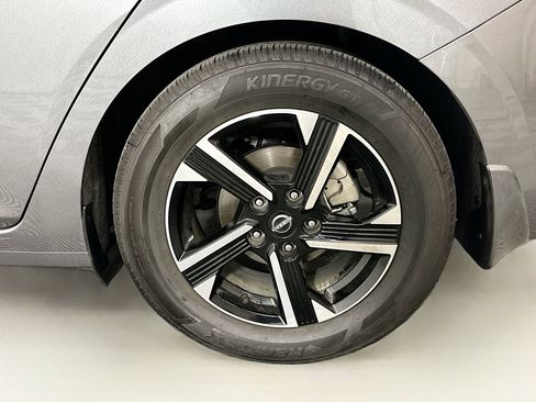 Used 2025 Nissan Sentra SV w/ Trunk Package image 11