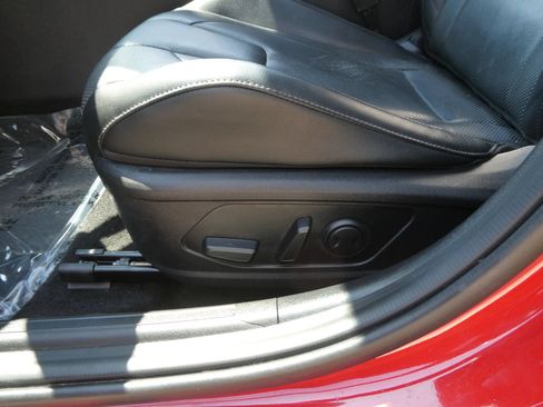 Used 2021 Hyundai Elantra Limited w/ Cargo Package FWD image 17