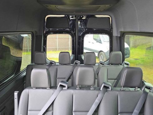 Used 2025 Mercedes-Benz Sprinter 2500 image 16