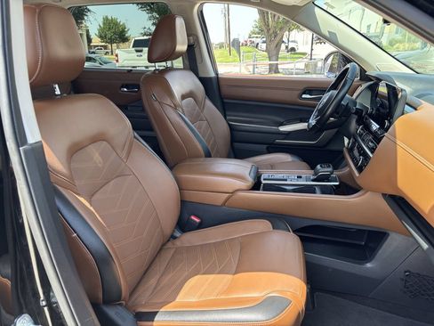 Used 2023 Nissan Pathfinder Platinum FWD image 24