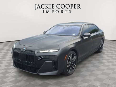 Used 2023 BMW 760i xDrive AWD/4WD image 1