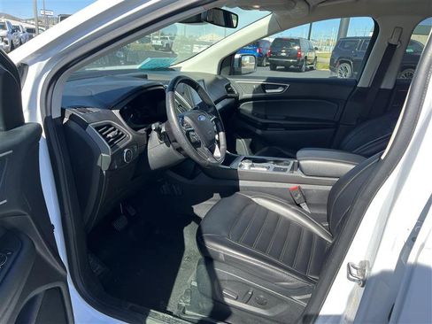 Used 2022 Ford Edge SEL image 4