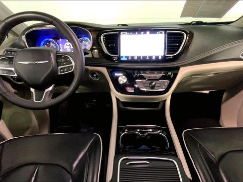 Used 2023 Chrysler Pacifica Limited image 15