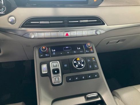 Used 2021 Hyundai Palisade Limited AWD/4WD image 16