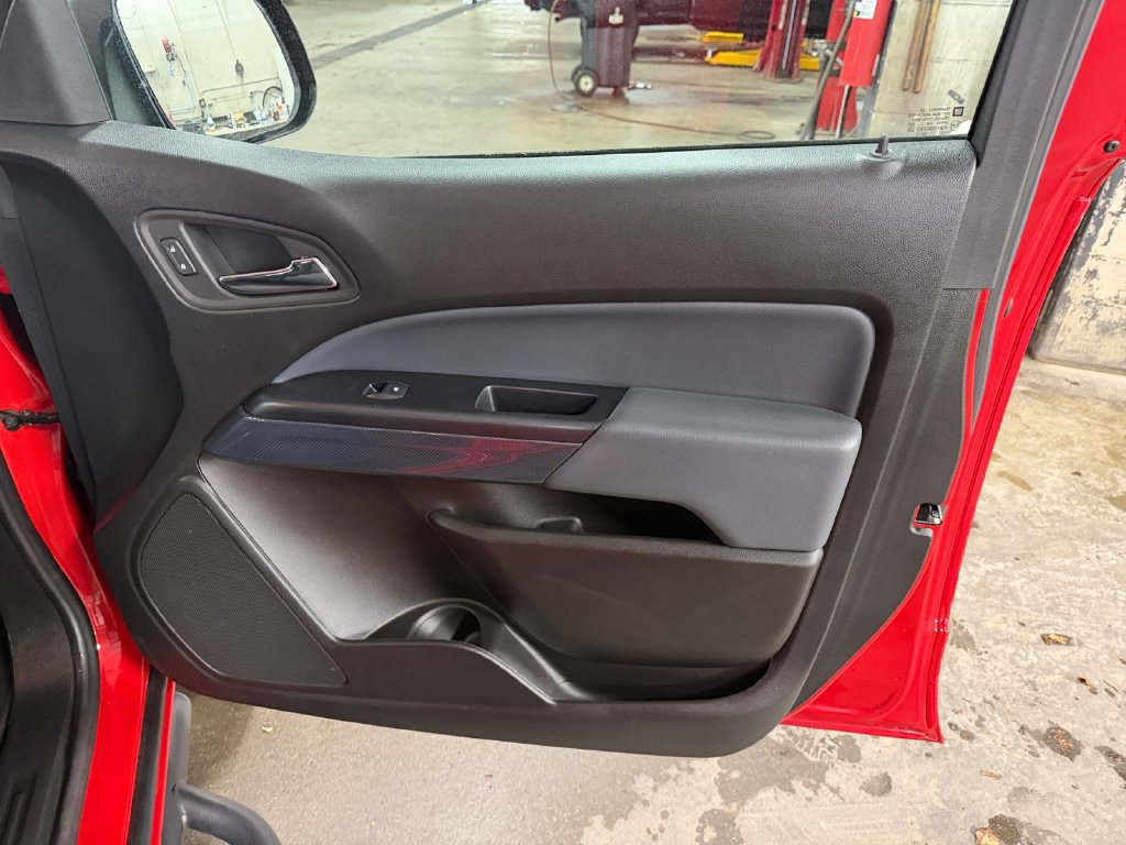 Used 2020 Chevrolet Colorado Z71 AWD/4WD image 18