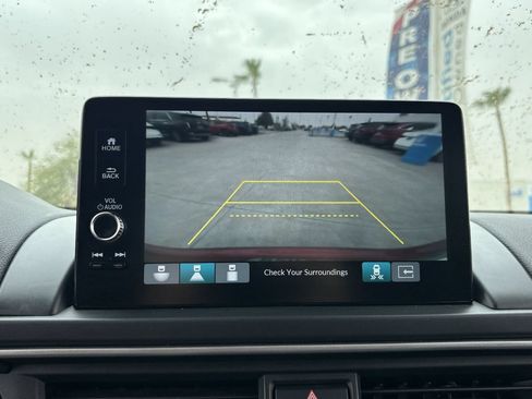Certified 2025 Honda Pilot Touring image 23