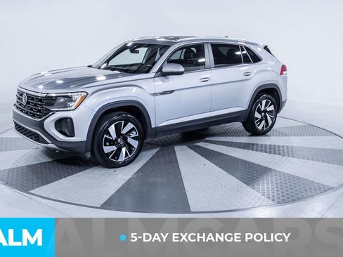 Used 2024 Volkswagen Atlas Cross Sport SE image 3