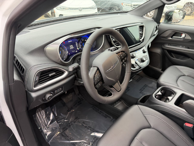 New 2026 Chrysler Pacifica Select AWD/4WD image 11