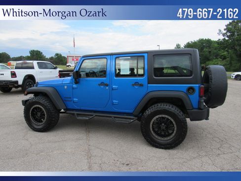 Used 2016 Jeep Wrangler Unlimited Sport w/ Connectivity Group AWD/4WD image 9