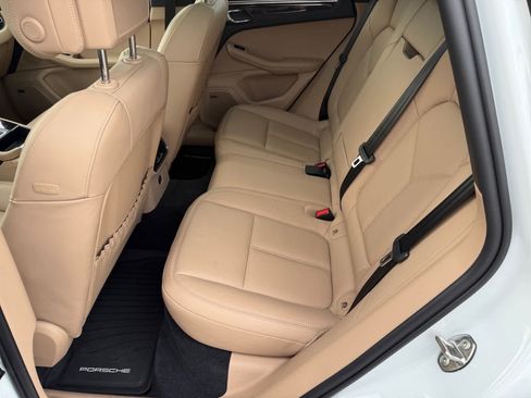 Used 2023 Porsche Macan S image 11