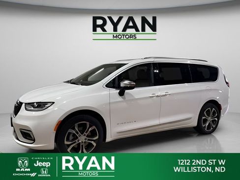 New 2026 Chrysler Pacifica Pinnacle AWD/4WD image 6