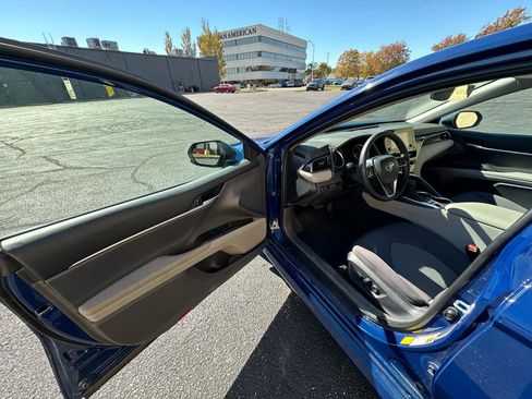 Used 2024 Toyota Camry LE FWD image 9