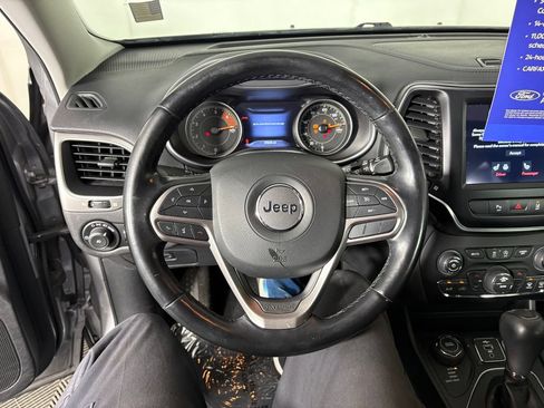 Used 2021 Jeep Cherokee Latitude Lux w/ Comfort/Convenience Group AWD/4WD image 16