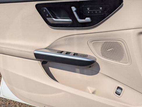 Used 2022 Mercedes-Benz C 300 Sedan image 17