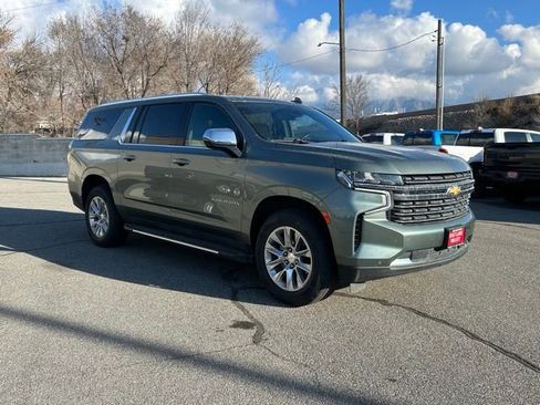 Used 2023 Chevrolet Suburban Premier AWD/4WD image 10