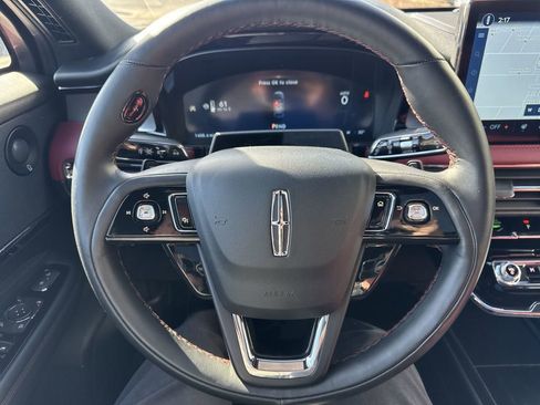 Used 2025 Lincoln Corsair Reserve w/ Equipment Group 202A image 11