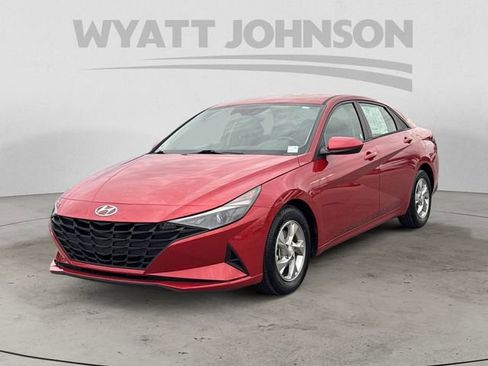 Used 2021 Hyundai Elantra SE image 1
