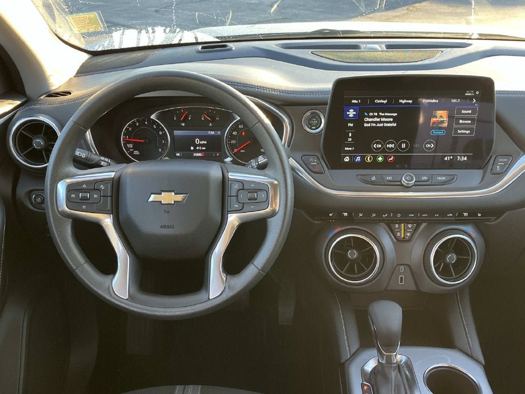 Used 2025 Chevrolet Blazer LT AWD/4WD image 10
