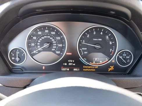 Used 2018 BMW 320i xDrive Sedan w/ Convenience Package AWD/4WD image 6