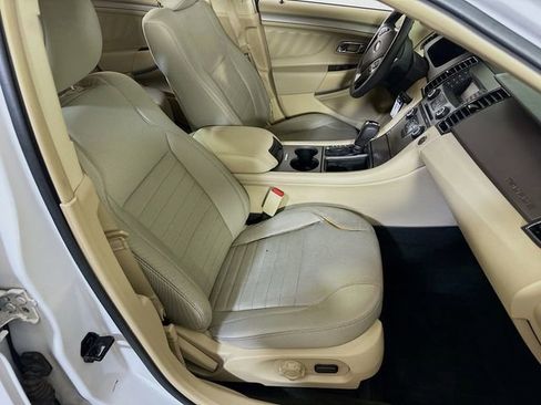 Used 2018 Ford Taurus SE image 11