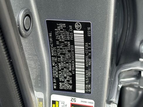 Used 2025 Toyota Camry SE FWD image 31