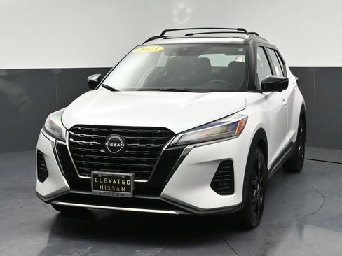 Used 2023 Nissan Kicks SR w/ Interior Electronics Package image 3