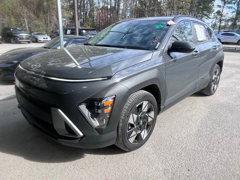 Used 2025 Hyundai Kona SEL image 2