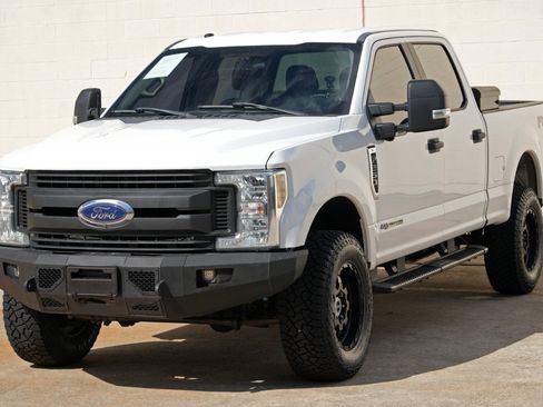 Used 2019 Ford F250 XL w/ Power Equipment Group AWD/4WD image 40