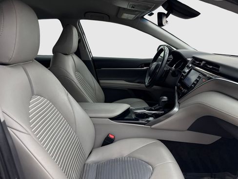 Used 2018 Toyota Camry SE w/ Convenience Package FWD image 40