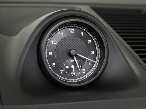 Certified 2025 Porsche Macan image 24