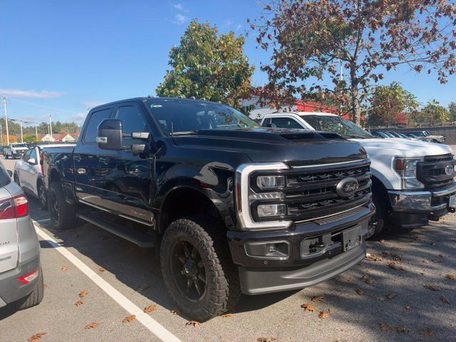 Used 2024 Ford F350 Lariat w/ Lariat Ultimate Package AWD/4WD image 3