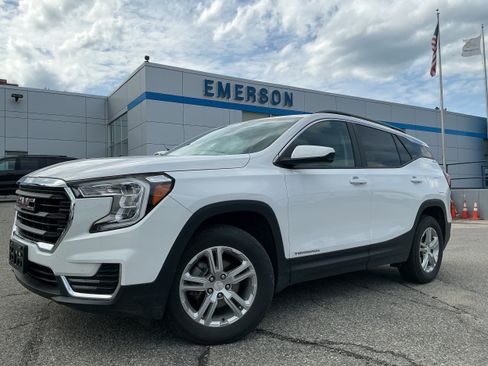 Used 2023 GMC Terrain SLE w/ Driver Convenience Package AWD/4WD image 1