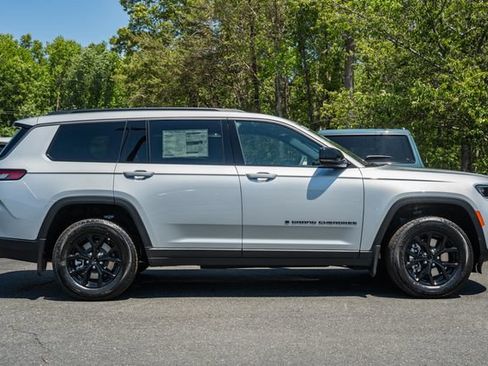 New 2026 Jeep Grand Cherokee L 4WD image 4